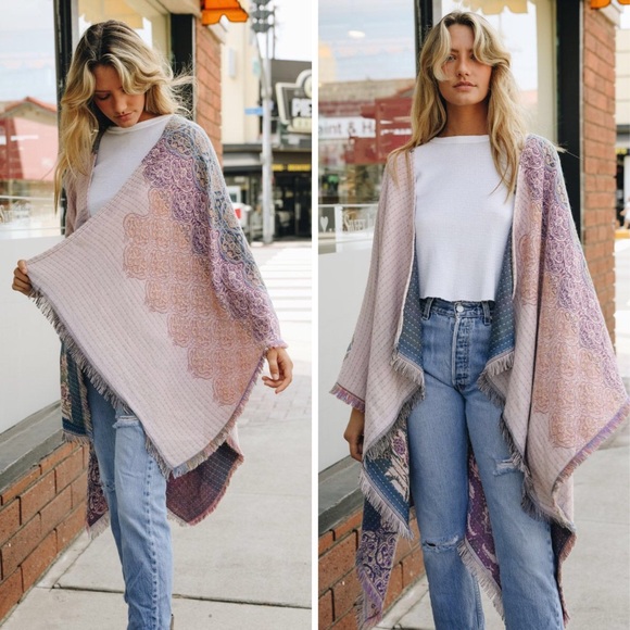 🆕 Lilac Floral Medallion Paisley Ruana - Picture 2 of 2